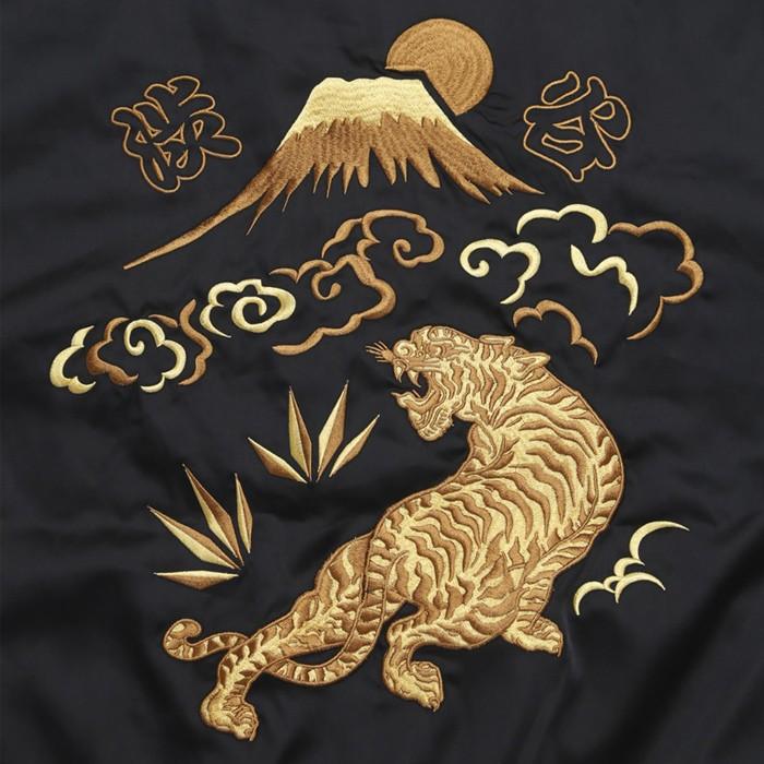 VANQUISH（ヴァンキッシュ） 虎刺繍ノーカラー MA-1 スカジャン メンズ