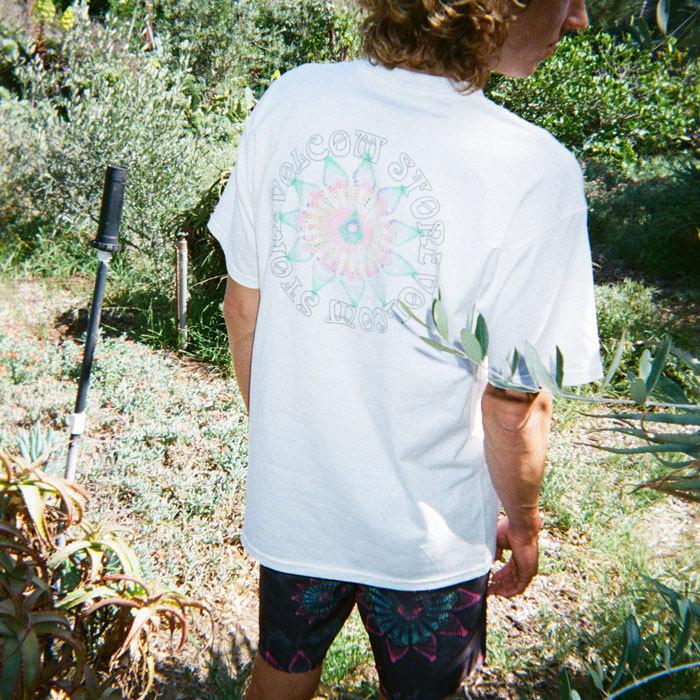モール通販安い ボルコム Volcom メンズ Tシャツ トップス Star Shields Back Print T Shirt In White White フェルマート アウトレット 商品 Www Sacra It