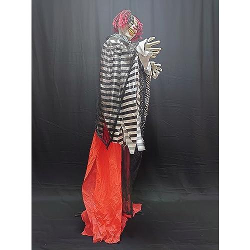 不気味に笑う 赤い服のピエロ ハロウィン お化け屋敷 おもちゃ