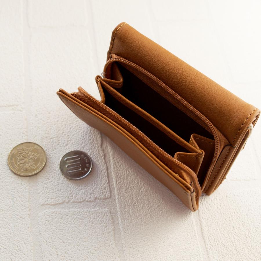 伸び猫ワンポイントの短財布 / 可愛い 足跡 財布 コンパクトウォレット
