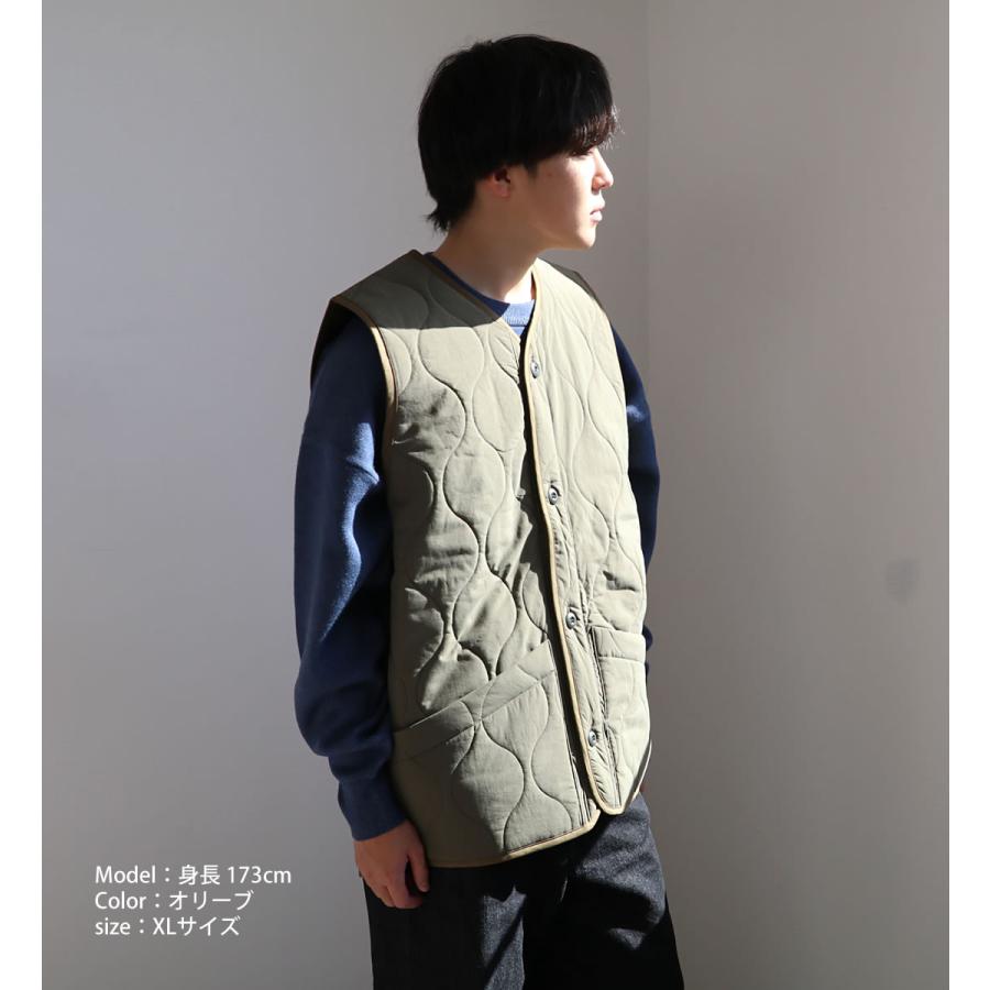 アウター オーディエンス Audience テフロン ウェーブキルト Vネック ベスト ( aud7201 ) ジャケット 耐水撥水コットンタッチナイロン チョッキ ジレ ワイドシルエット 日本製 メイドインジャパン リラックス  大人カジュアル 無地 キレイめ モード メンズ おしゃれ アーベン Audience（オーディエンス） アウター ウェーブキルト Vネック ベスト