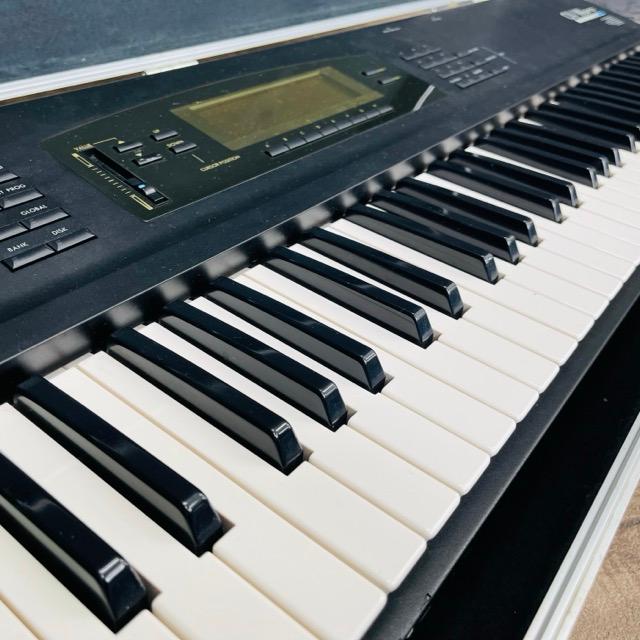 シンセサイザー【中古】KORG コルグ 01/W pro 76鍵盤 キーボード 