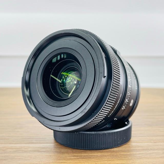 カメラレンズ 【中古】SIGMA シグマ 35mm 1:2 DG DN φ58 ミラーレス