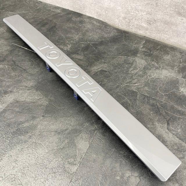 未使用 TOYOTA 76812-60400 GARNISH BACKDOOR トヨタ 純正