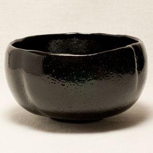 光悦「くいちがゐ」写し　黒楽抹茶碗  〔佐々木昭楽〕