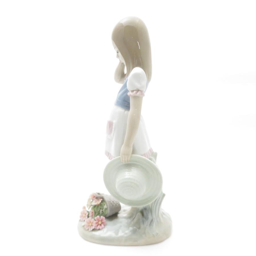 LLADRO（リヤドロ） 1285 「Dropping the Flowers」 フィギュリン 置物