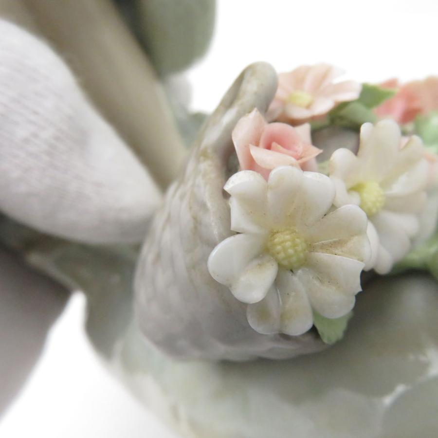 LLADRO リヤドロ 1285 「Dropping the Flowers」 フィギュリン 置物 陶器人形 女の子 西洋陶磁 SY11001B2 LLADRO リヤドロ 1285 「Dropping the Flowers」 フィギュリン