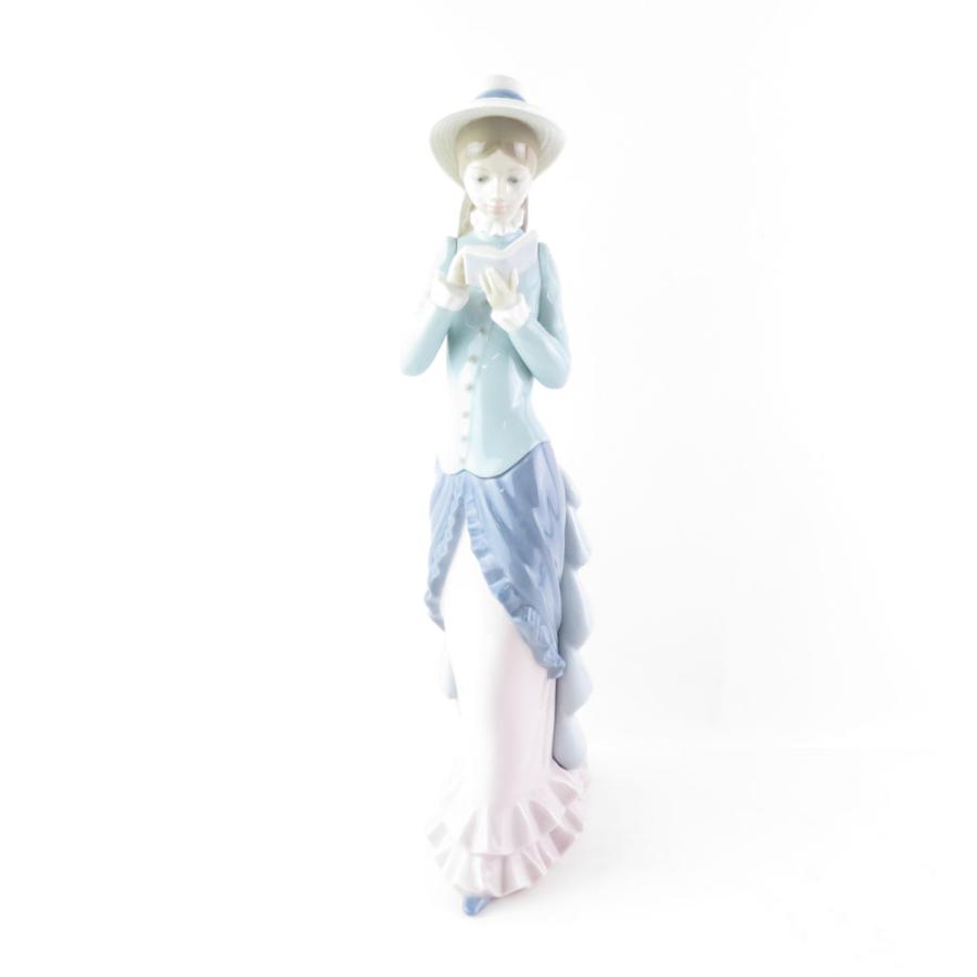 新品リアドロ女性像陶磁器LLADRO