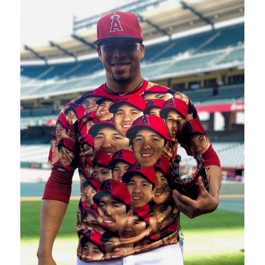 大谷翔平 顔だらけフェイス球場配布Tシャツ XLサイズのみ レッド 赤 超限定 顔 tシャツ :ot:SFエンタープライズ - 通販