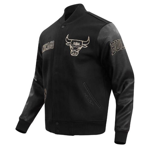 プロスタンダード NBA公式 メンズ アウター バーシティジャケット スタジャン ジャンパー シカゴ・ブルズ CHICAGO BULLS BLACK & GOLD WOOL VARSITY JACKETの画像
