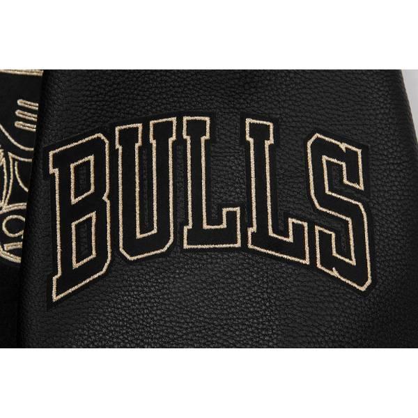 プロスタンダード NBA公式 メンズ アウター バーシティジャケット スタジャン ジャンパー シカゴ・ブルズ CHICAGO BULLS BLACK & GOLD WOOL VARSITY JACKETの画像