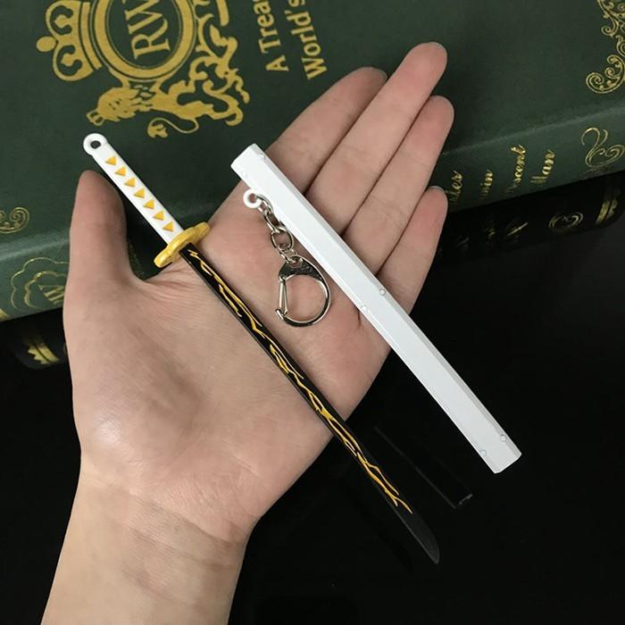 鬼滅の刃 信憑 キーホルダー グッズ 日輪刀 刀 炭治郎 善逸 禰豆子 義勇