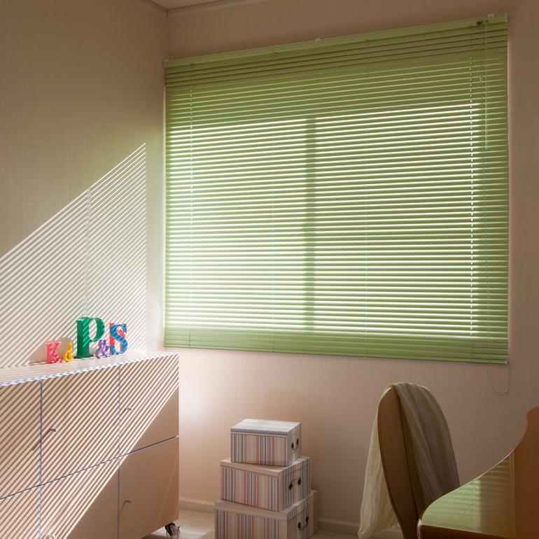 アルミブラインド 幅88cm 高さ138cm 遮熱 サイズ アルミブラインドカーテン おしゃれ シンプル インテリア オフィス 会社 リビング 目隠し スラット 羽根 日本製 | 立川機工 | 21