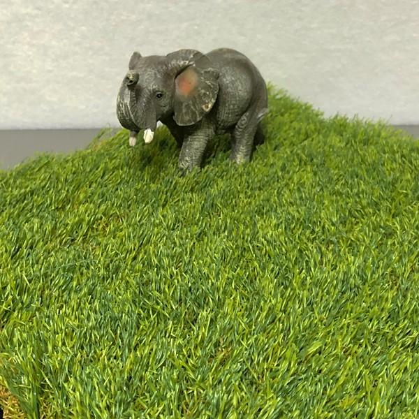 人工芝 緑色 ポリエチレン製 東リ（TOLI） 人工芝 ロール 幅1.8m ポリエチレン パイル 長め 毛足