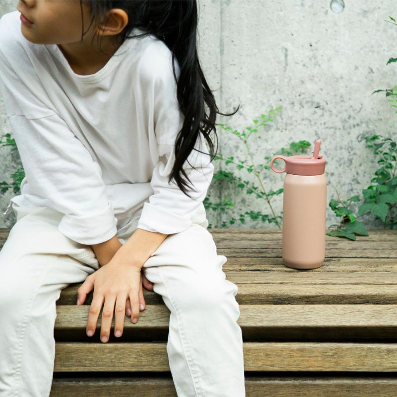 プレイタンブラー 480ml KINTO キントー 直飲み ストロー 一体型 子供