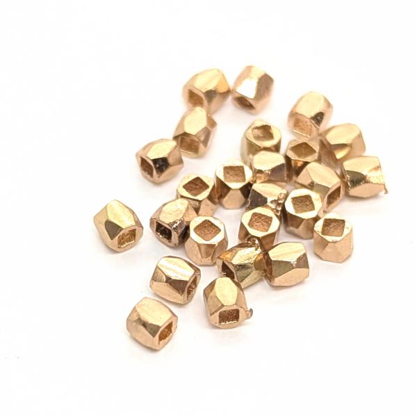 ビーズ 極小 訳アリ 2mm 約22個 銅製 多面ビーズ デザイン ミニ 金属