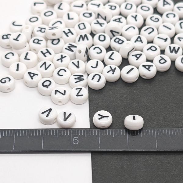 アルファベットビーズ 7mm 約80個 ブラック 丸 英語 文字 アクリル