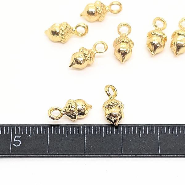 チャーム ドングリ 8mm 8個 立体 小さい 木の実 植物チャーム 秋 冬