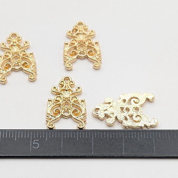 チャーム アラベスク アンティーク調 透かしチャーム 20mm 4個 ハート