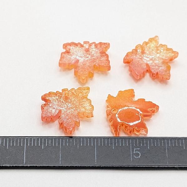 チャーム もみじ 16mm 4個 オレンジ ガラスチャーム 紅葉 和風 カエデ