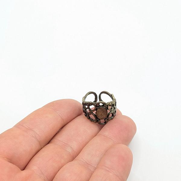 指輪 8mm×7mm 台座 内径約18mm 1個 金古美色 アンティーク調 透かし