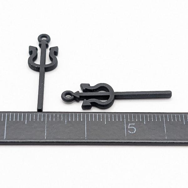 悪魔のやり チャーム ハロウィン 杖 26mm 2個 ブラック 黒色