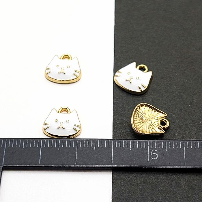 猫チャーム 約10mm×11mm 4個 ネコモチーフ 白猫 エナメルカラー