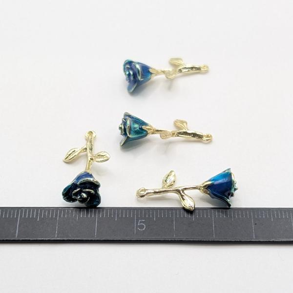 フラワーチャーム 薔薇 24mm 1個 青バラ ブルー系 ローズ パーツ 花