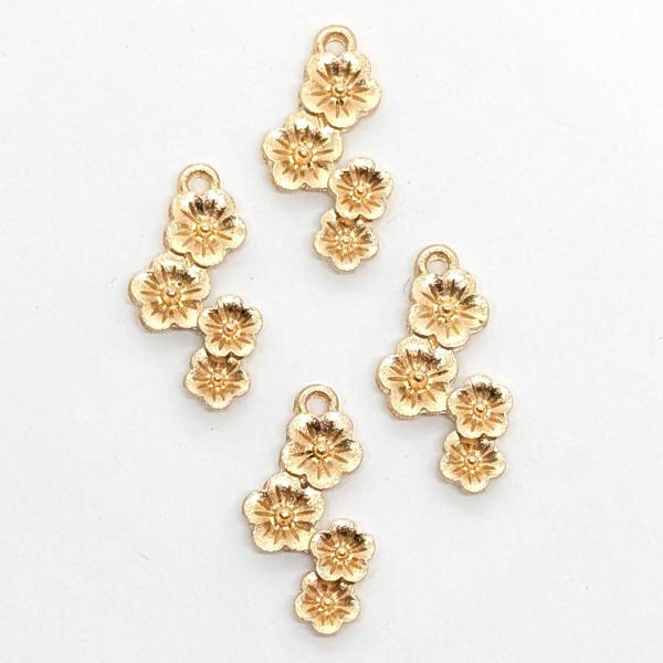 フラワーチャーム 18mm×11mm 4個 シンプル 4連花 和風 和柄 春