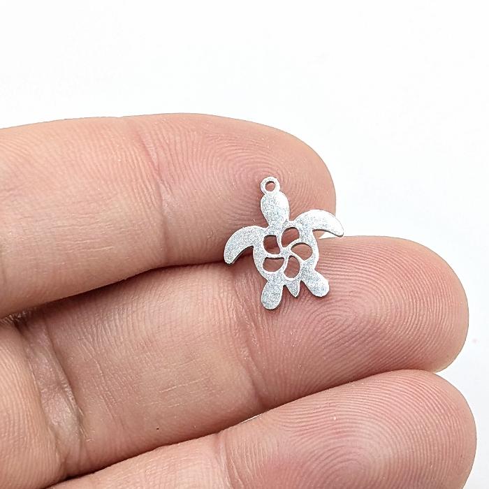 ホヌ チャーム ステンレス カメ 15mm 2個 ウミガメ 海亀 メタル