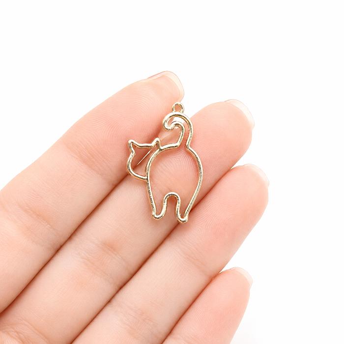 猫フレームチャーム 振り向きねこ 27×18mm 4個 ゴールド 空枠 レジン枠