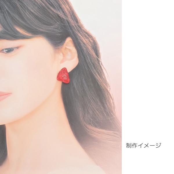 カボション 三角形 揺れる水面 波デザイン 23mm 4個 チェリーレッド