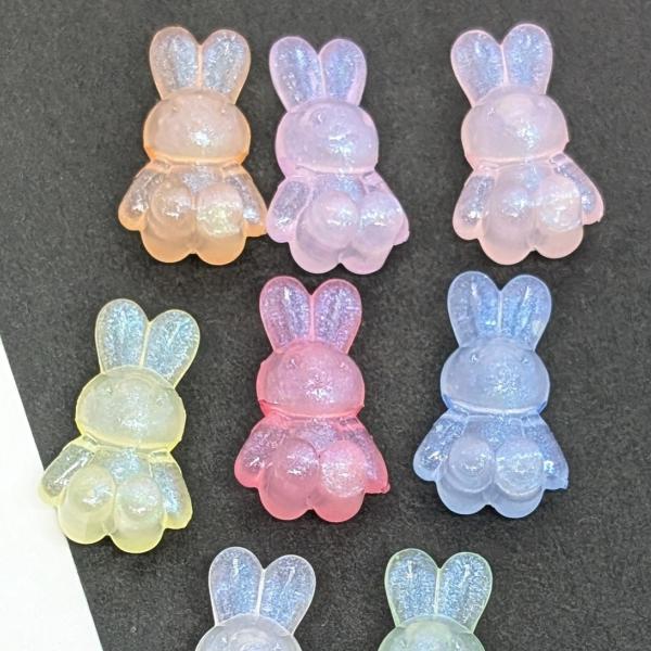 ビーズ うさぎ 24mm ランダムカラー 6個 蓄光 アクリルビーズ 暗闇で