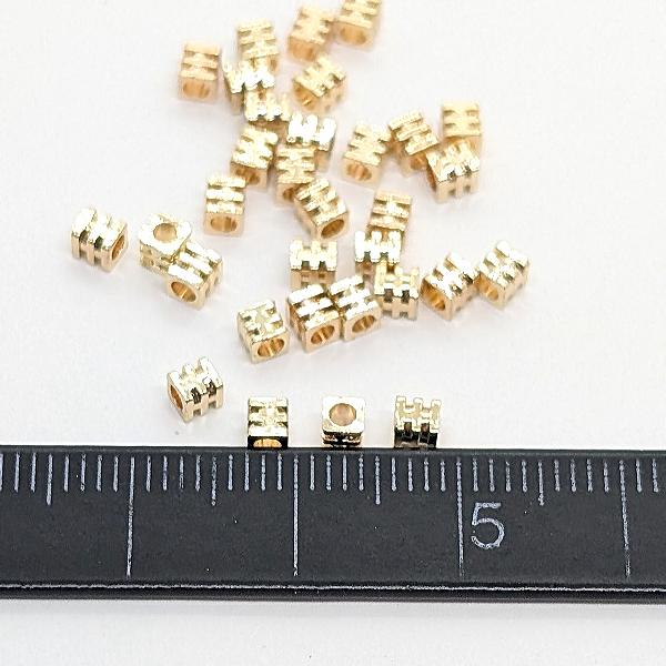 ビーズ 極小 デザイン キューブビーズ 18KGP 本金鍍金 2.5mm 8個 高