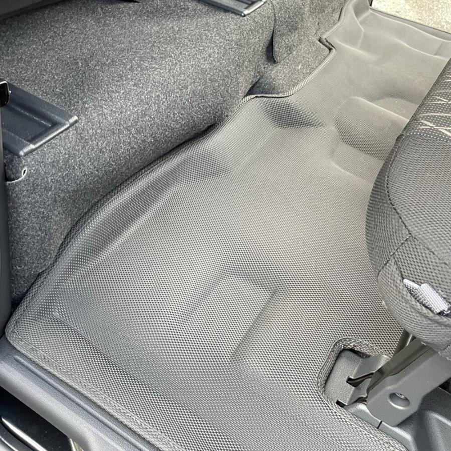 イレブンインターナショナル Clazzio 立体フロアマット 1列目+2列目