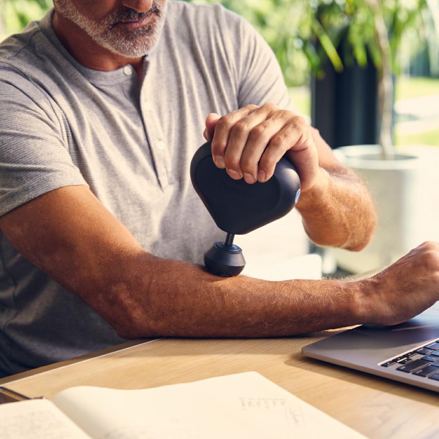 Therabody公式 セラボディ THERAGUN mini 2.0 セラガン ミニ 2.0 アタッチメント × 3種 収納ケース 充電ケーブル 付 第5世代 TG0002018-4A12 | Therabody | 07