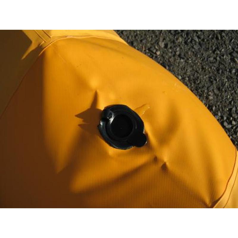 受注生産 防災用具 ウォーターフェンス パネル式 RA型 2m 直角三角形 災害 止水 ゲリラ豪雨 洪水 台風 防災 備え 軽量 ナショナルマリン 代引不可の画像