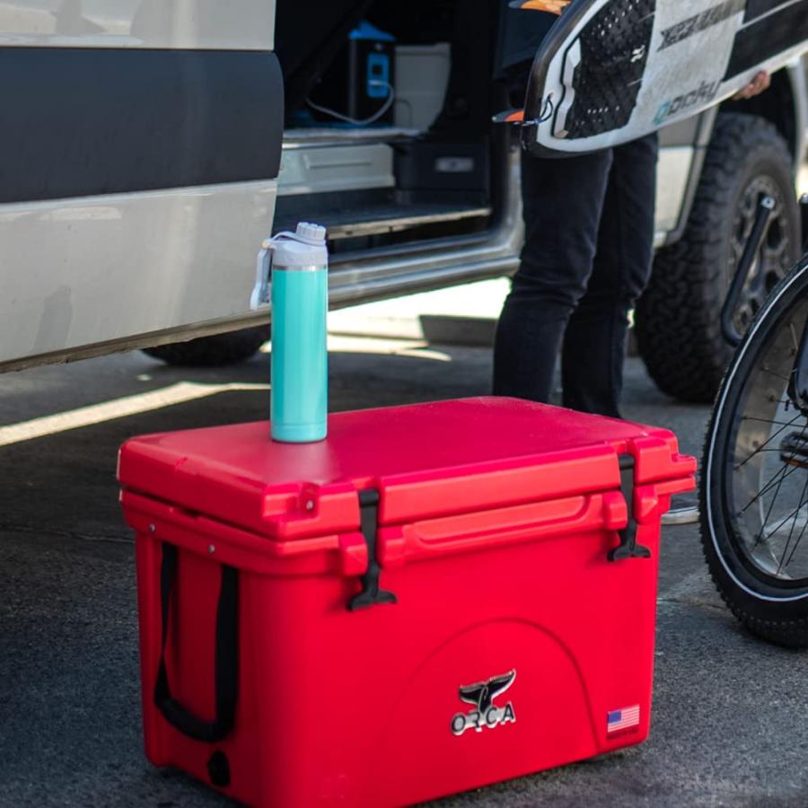 ORCA HYDRA 22 OZ. 18/8 STAINLESS STEEL INSULATED WATER BOTTLE, SCREW TOP SPORTS BOTTLE, POWDER COATED, WITH SILICONE GRIP WHALE TALE HANDLE, TOP | LES CREATIONS | 05