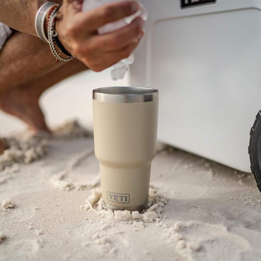 YETI Rambler 30オンス タンブラー マグスライダー蓋付き 真空断熱 ステンレス製、サンド | YETI | 06
