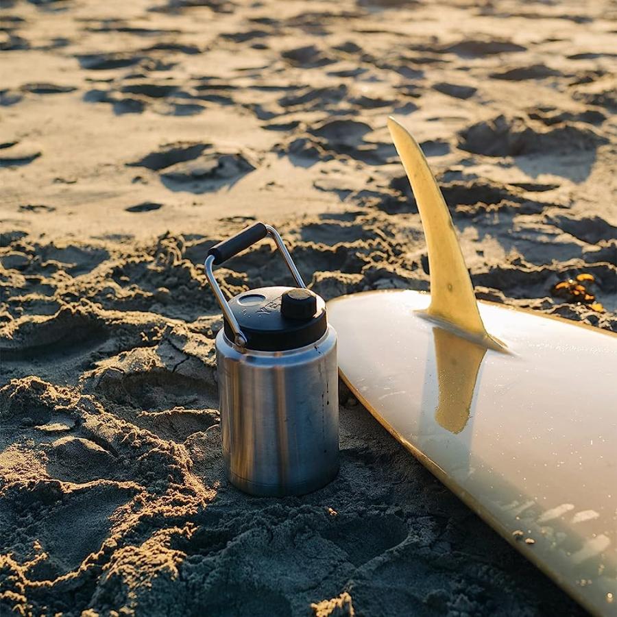 YETI RAMBLER HALF GALLON JUG, VACUUM INSULATED, STAINLESS STEEL WITH MAGCAP, RESCUE RED | YETI | 07