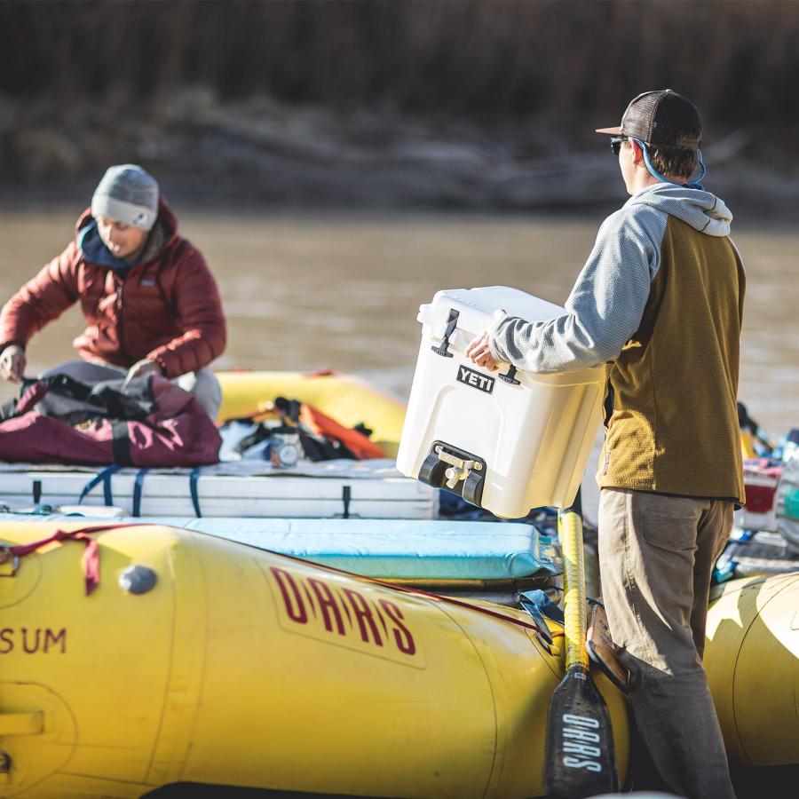 YETI Silo 6 ガロン ウォータークーラー:YETIボックス、ホワイト | YETI | 05