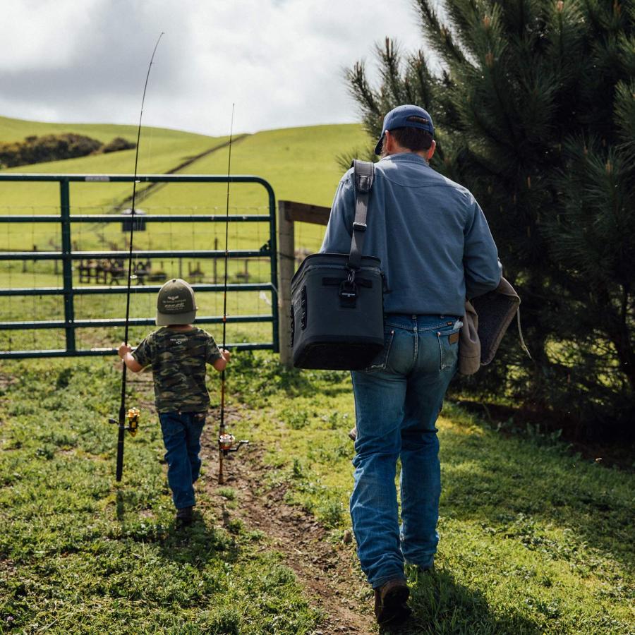 YETI Hopper Flip 18 ポータブルソフトクーラー:YETI、チャコール | YETI | 05