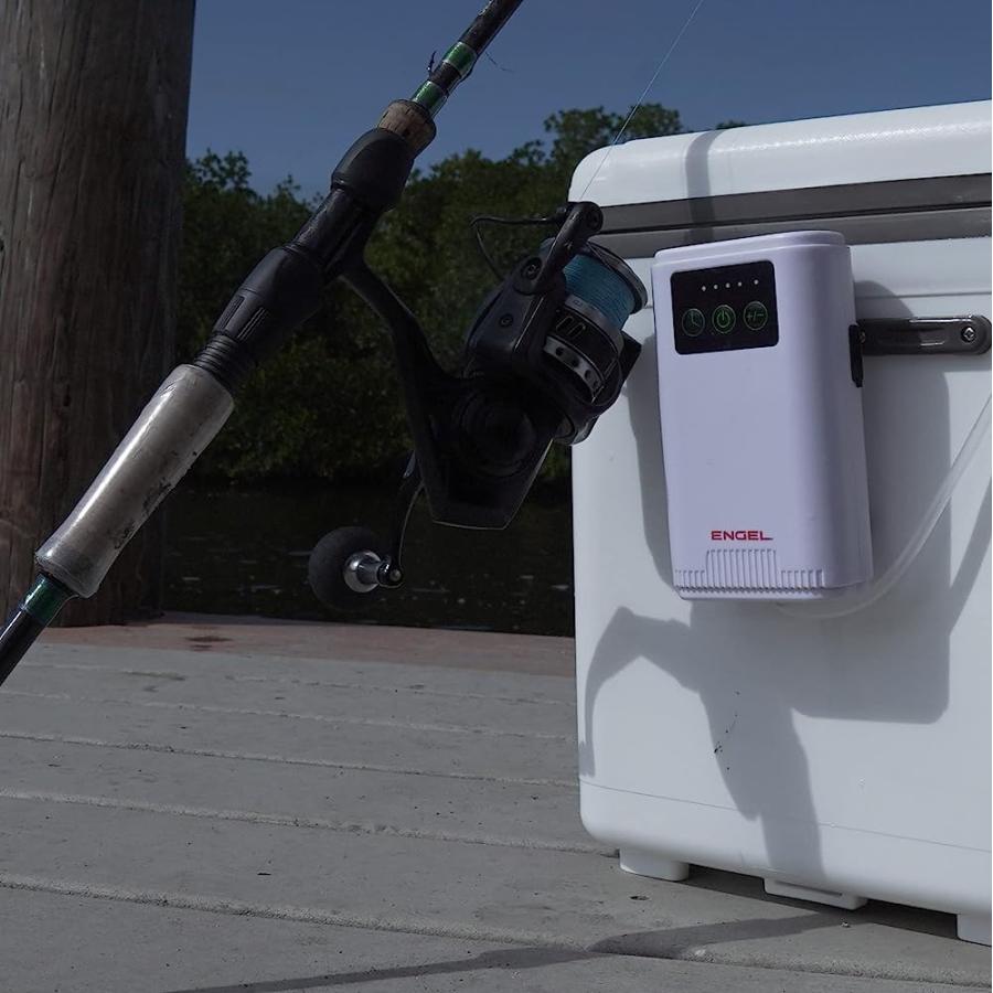 ENGEL ULTRA QUIET LITHIUM-ION USB RECHARGEABLE LIVE BAIT AERATOR PUMP & BUBBLER WITH UNIVERSAL CLIP FITS MOST BAIT BUCKETS (WHITE) |  | 06