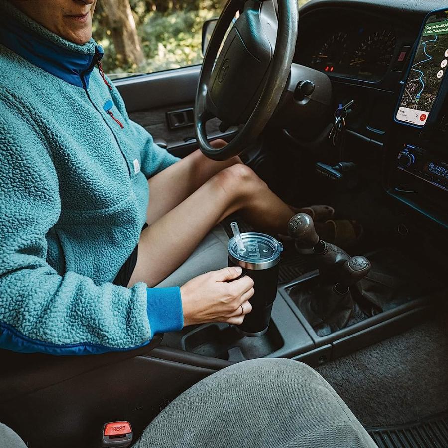 YETI RAMBLER 25 OZ STRAW MUG, VACUUM INSULATED, STAINLESS STEEL, NAVY | YETI | 04