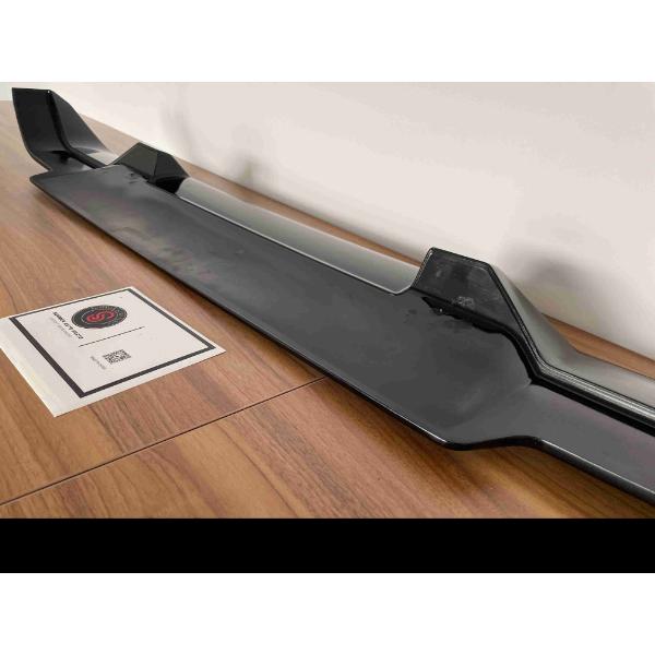 輸入パーツ】 Landrover Defender 2020 REAR spoiler ブラック