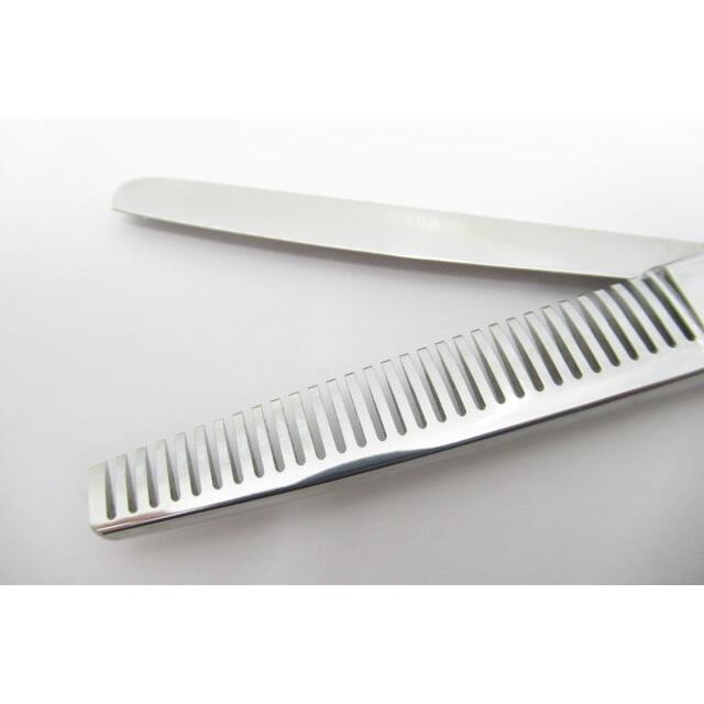 切れ味抜群プロ仕様✨セニングシザー10％美容師すきバサミ理容師.人気の溝無しです ✨切れ味抜群プロ仕様✨セニングシザー10%美容師すきバサミ理容師