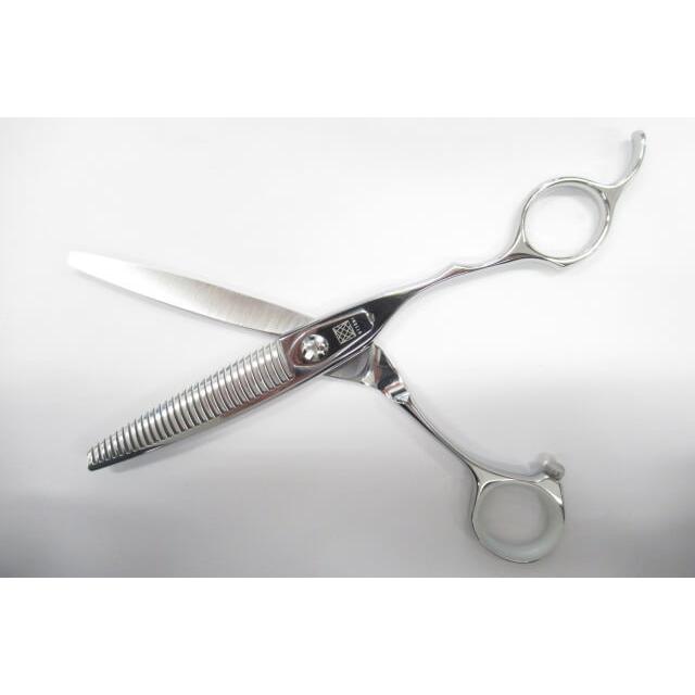 【中古美品】内海シザー　美容師　理容師　セニング　すきばさみ Sランク【UTSUMI ウツミ 内海】 RD30セニング すき鋏 美容師