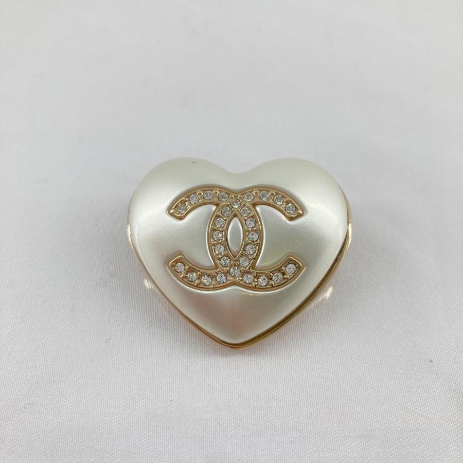 CHANEL(シャネル)　ココマーク　ハート　A21・B　ブローチ　パールホワイトの画像