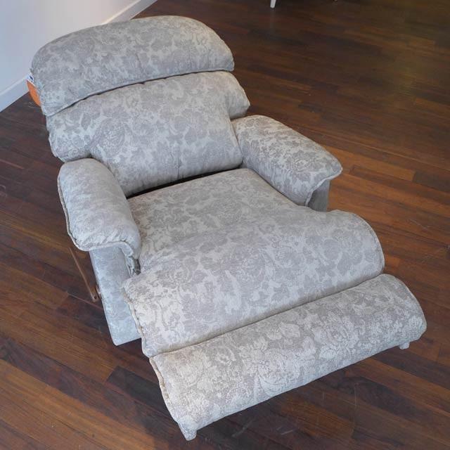 [即日発送] 2020年 公開予定ドラマ映画 劇中使用品 レイジーボーイ リクライニングソファ 1人掛け 550 CARDINAL QUARTZ 【FKP1410417076】(51300円)