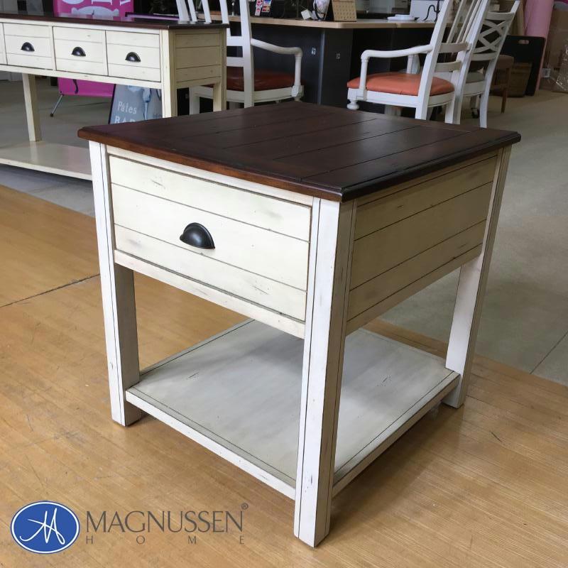 MAGNUSSEN　エンドテーブル　中古美品 MAGNUSSEN エンドテーブル 中古美品